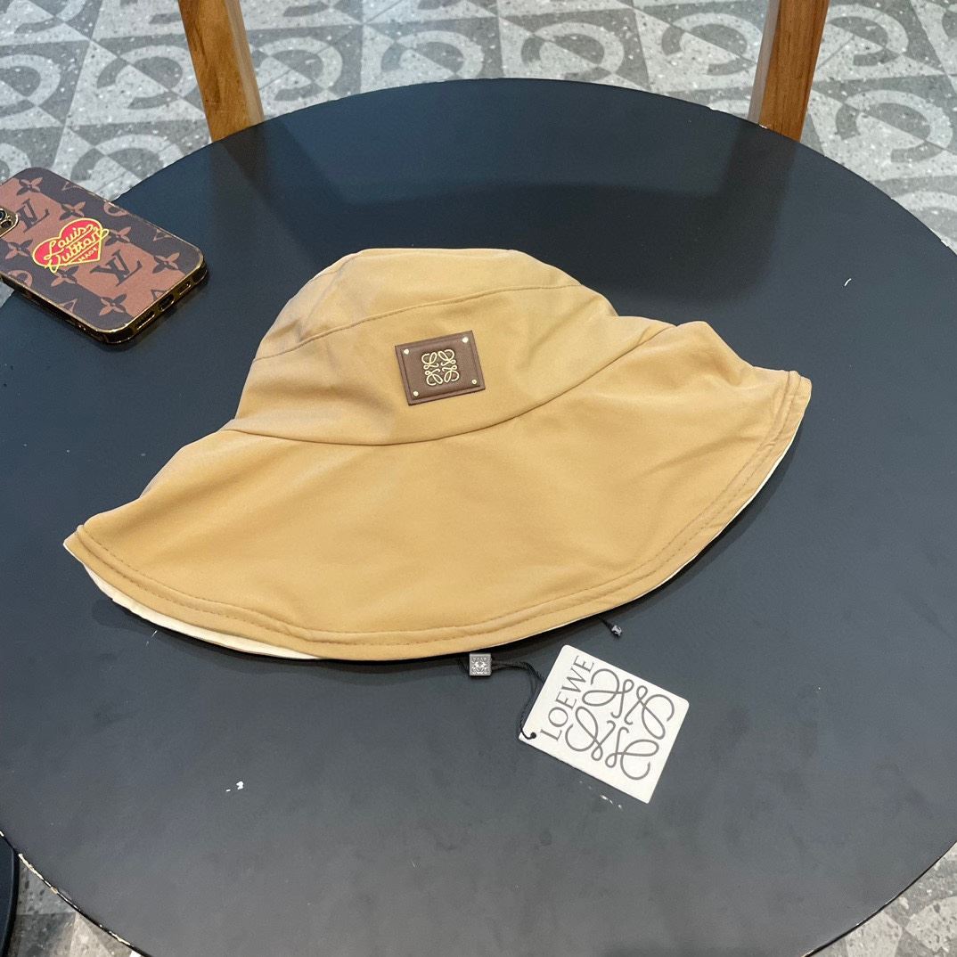 Loewe Caps